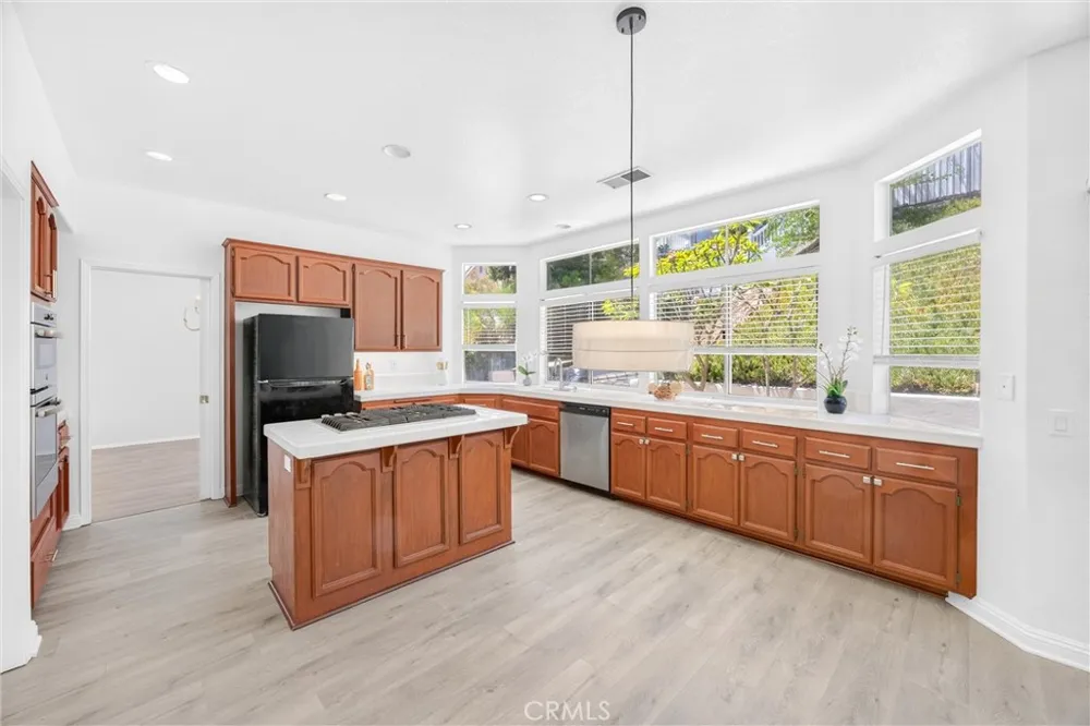 476 Somerset Cir Corona, CA 92879