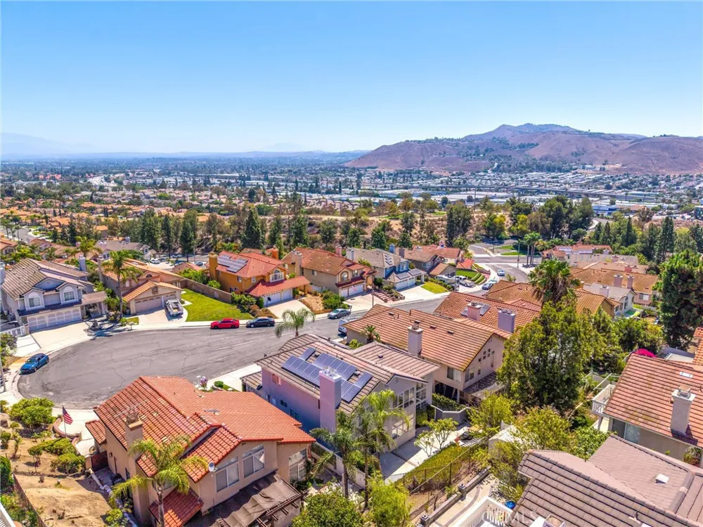 476 Somerset Cir Corona, CA 92879