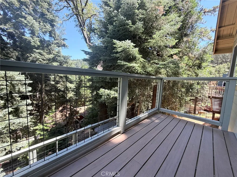 659 Virginia Ct. Court Lake Arrowhead, CA 92352