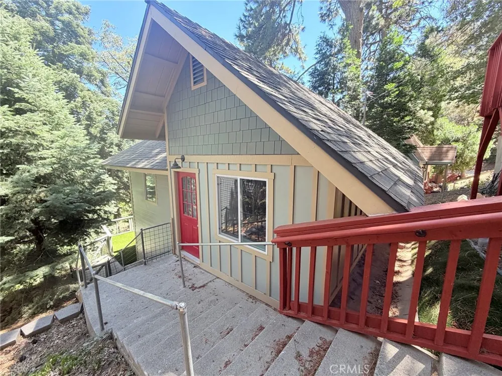 659 Virginia Ct. Court Lake Arrowhead, CA 92352