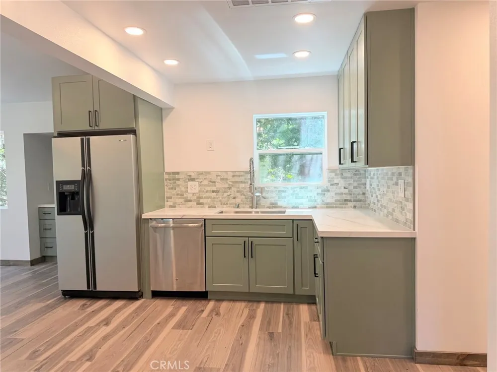 659 Virginia Ct. Court Lake Arrowhead, CA 92352