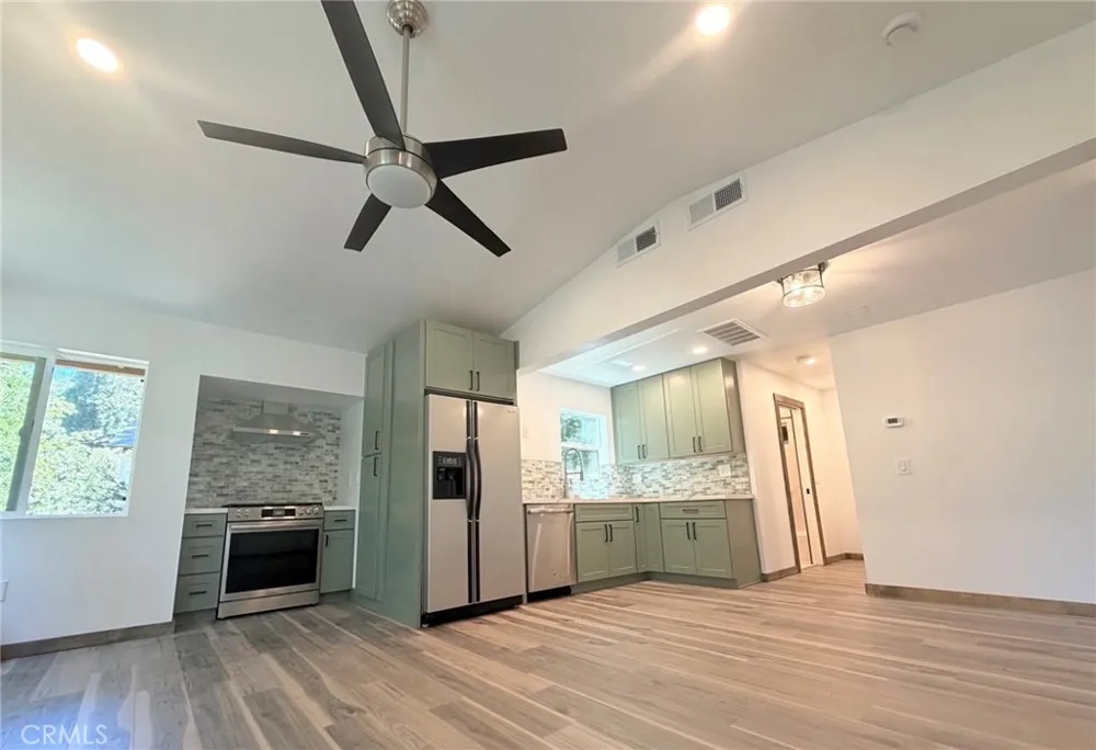 659 Virginia Ct. Court Lake Arrowhead, CA 92352