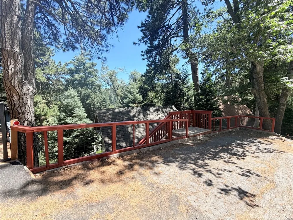 659 Virginia Ct. Court Lake Arrowhead, CA 92352