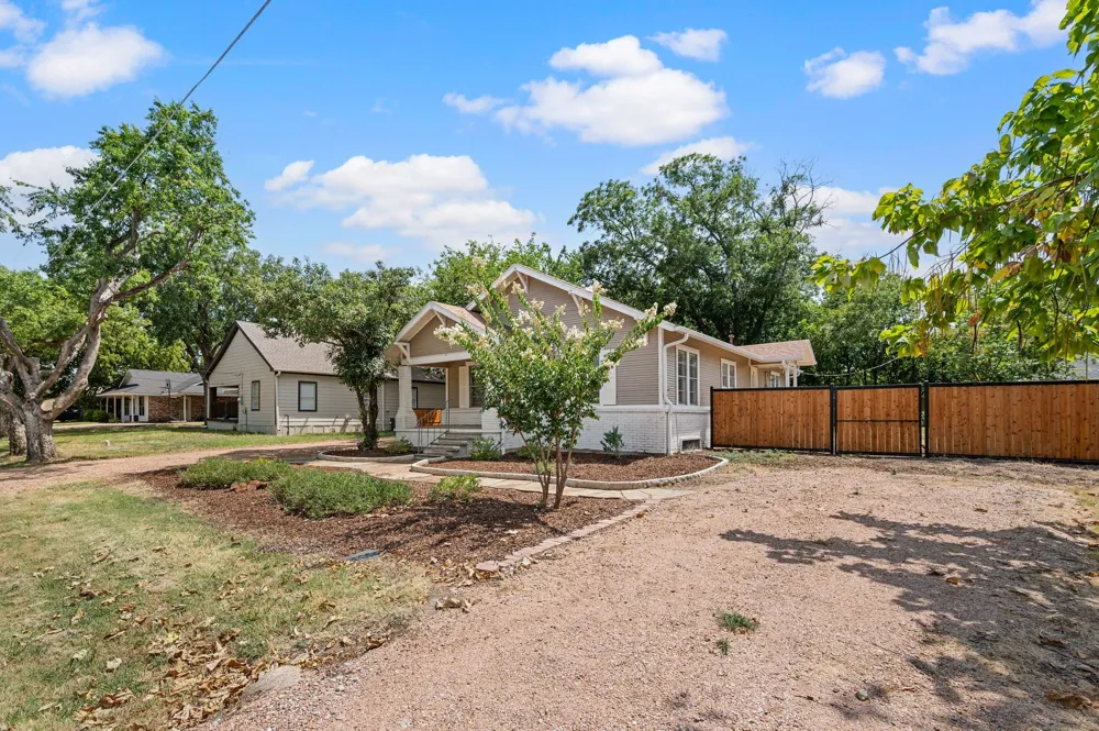 607 Church Street Pilot Point, TX 76258