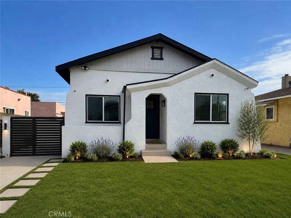 1315 E 55th Long Beach, CA 90805