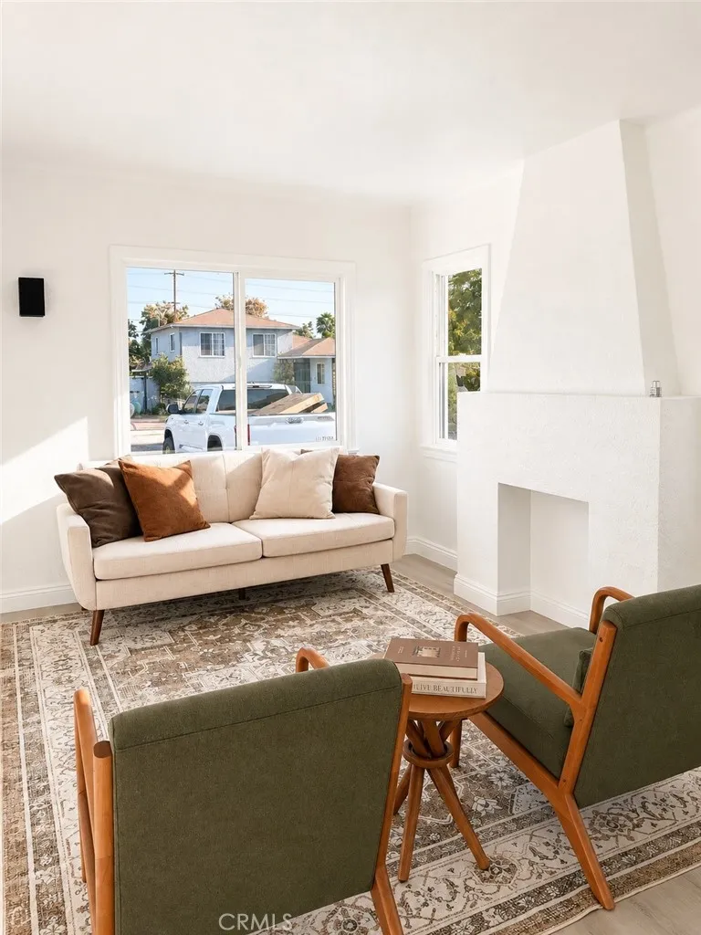 1315 E 55th Long Beach, CA 90805