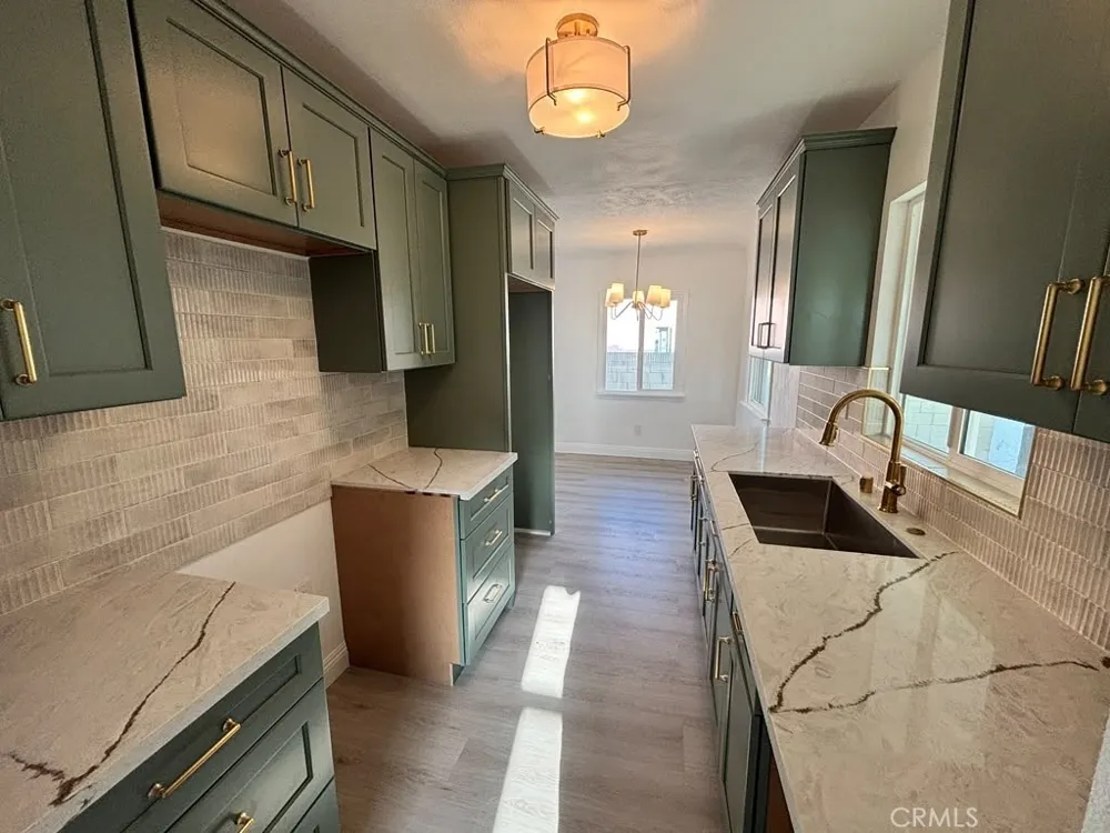 1315 E 55th Long Beach, CA 90805