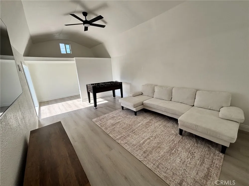 1315 E 55th Long Beach, CA 90805
