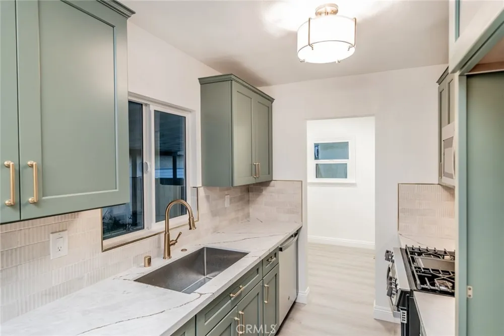 1315 E 55th Long Beach, CA 90805