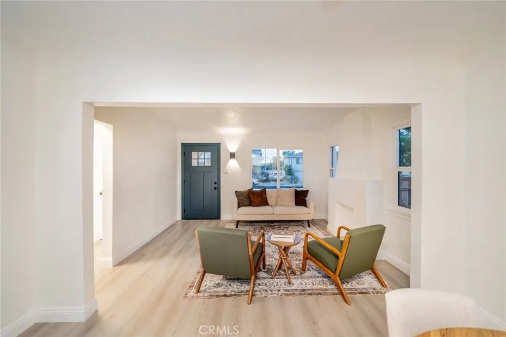 1315 E 55th Long Beach, CA 90805