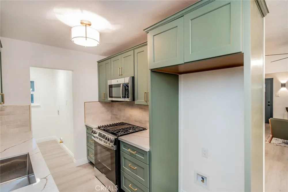 1315 E 55th Long Beach, CA 90805
