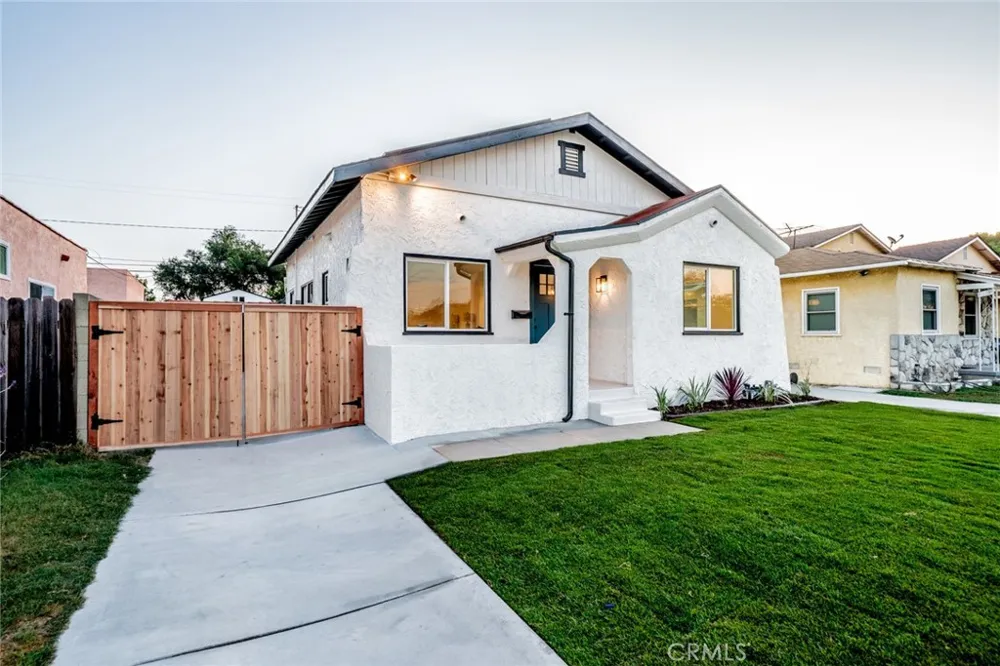 1315 E 55th Long Beach, CA 90805