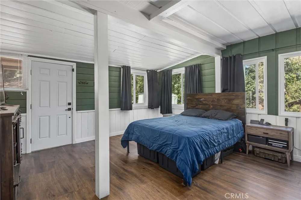 40433 Valley Of The Falls Forest Falls, CA 92339