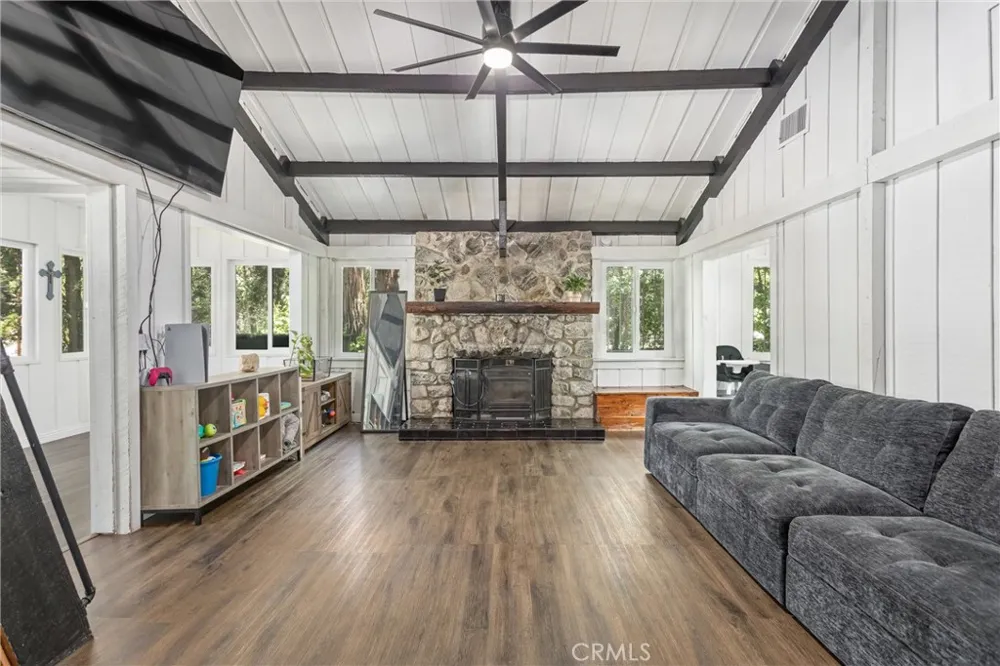 40433 Valley Of The Falls Forest Falls, CA 92339