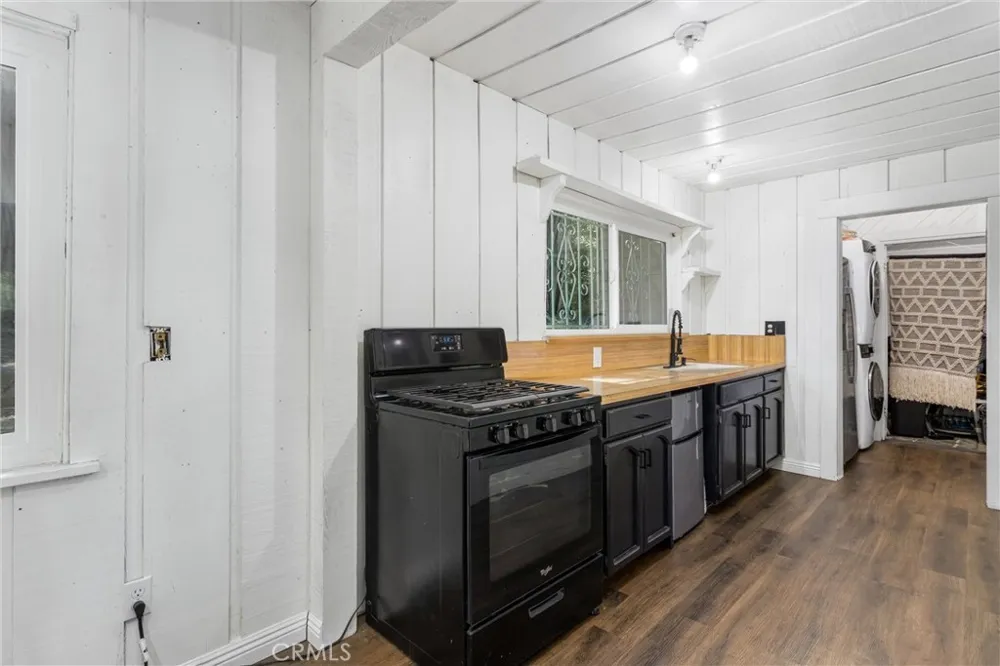 40433 Valley Of The Falls Forest Falls, CA 92339