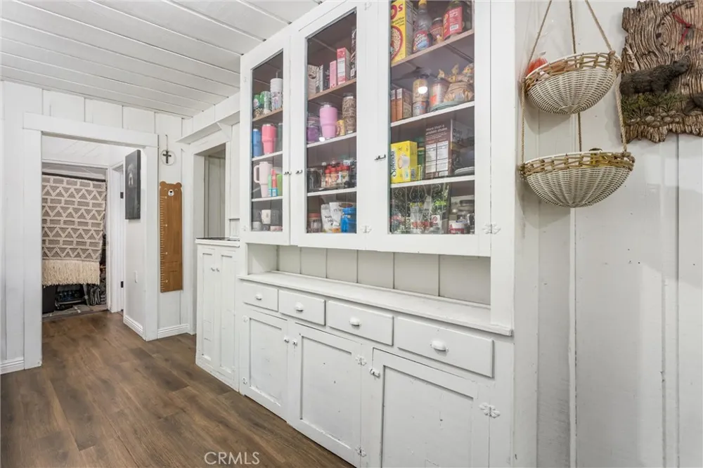 40433 Valley Of The Falls Forest Falls, CA 92339