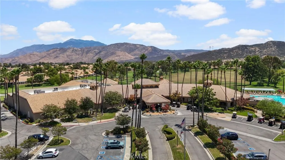 510 La Costa Banning, CA 92220