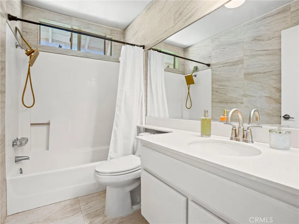 510 La Costa Banning, CA 92220