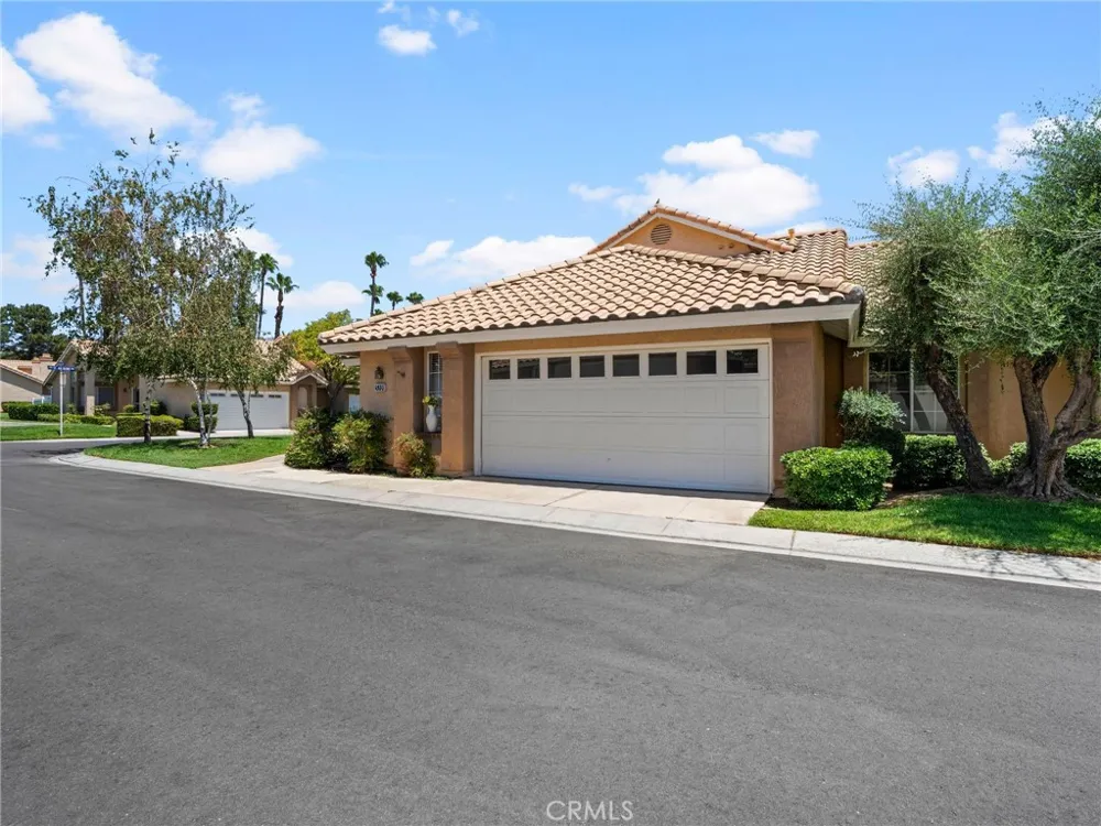 510 La Costa Banning, CA 92220