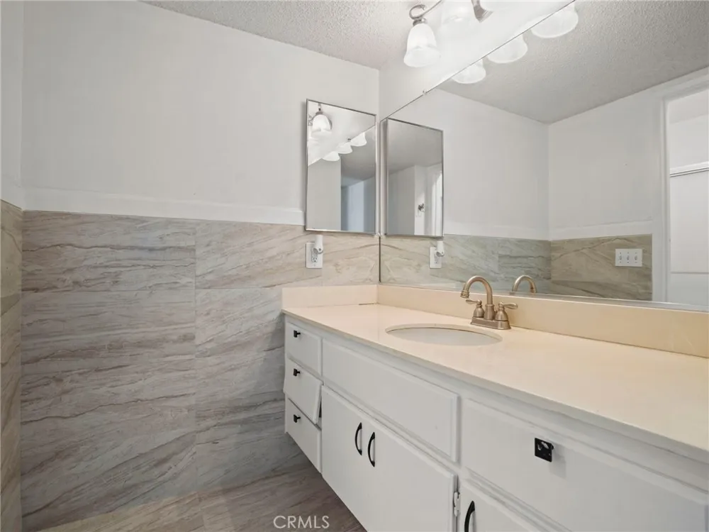 510 La Costa Banning, CA 92220