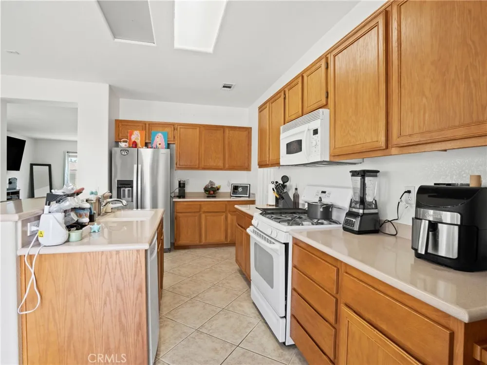 13806 Linda Victorville, CA 92392