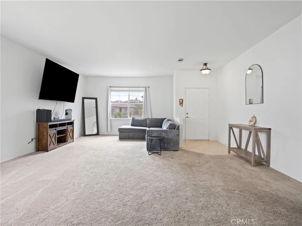 13806 Linda Victorville, CA 92392