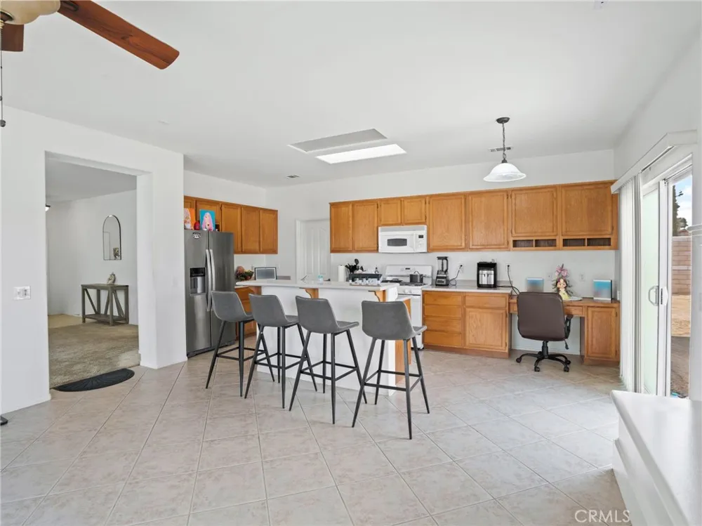 13806 Linda Victorville, CA 92392