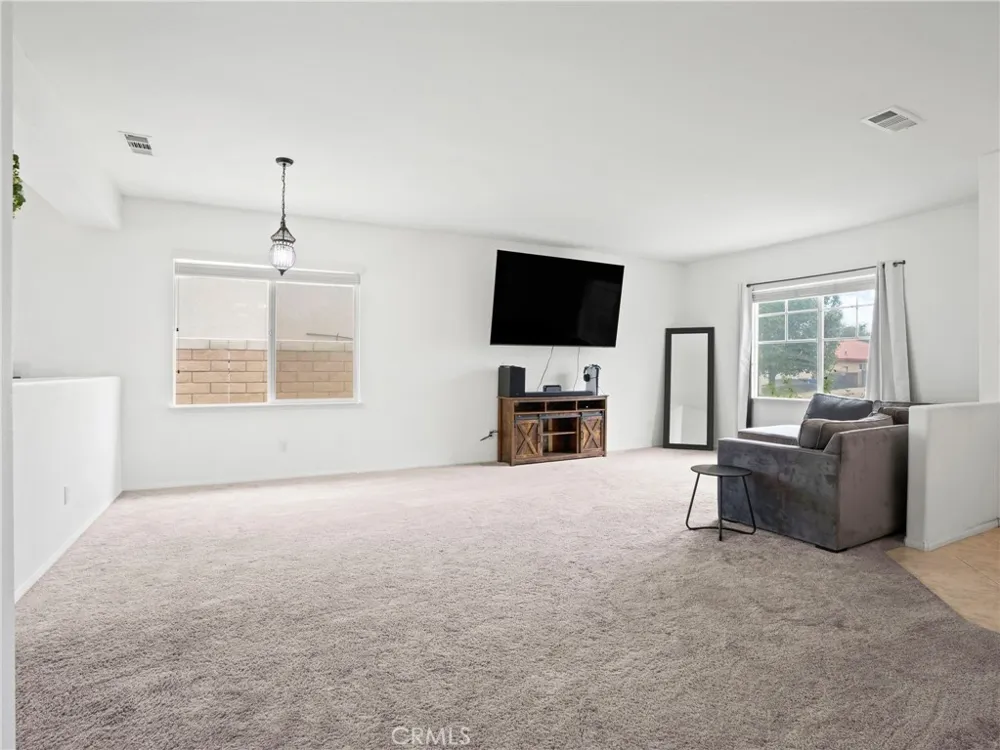 13806 Linda Victorville, CA 92392
