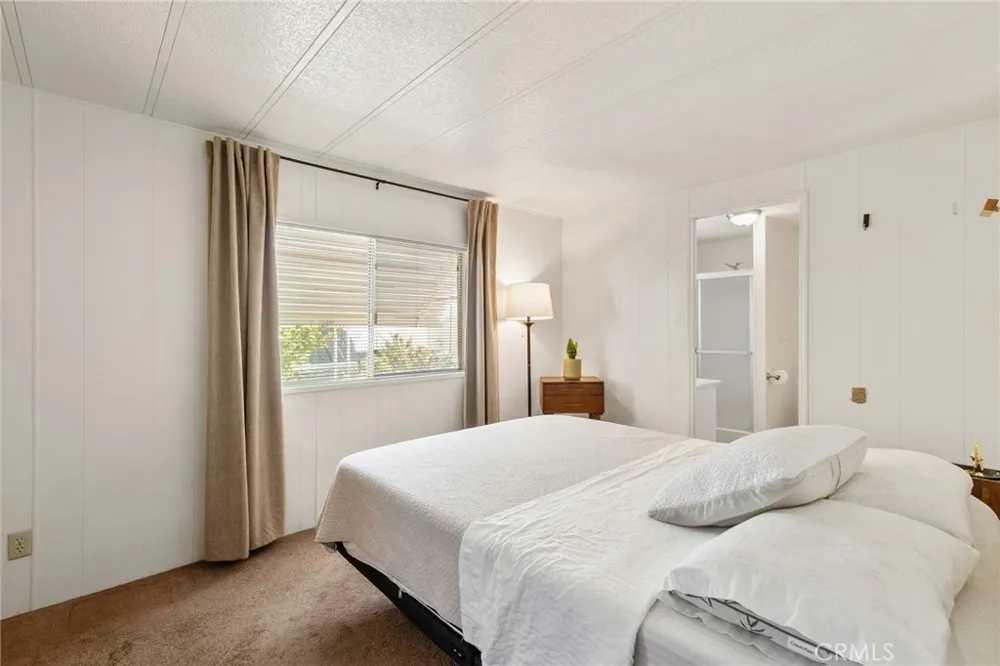 2205 W Acacia Avenue #125 Hemet, CA 92545