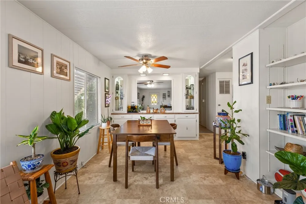 2205 W Acacia Avenue #125 Hemet, CA 92545