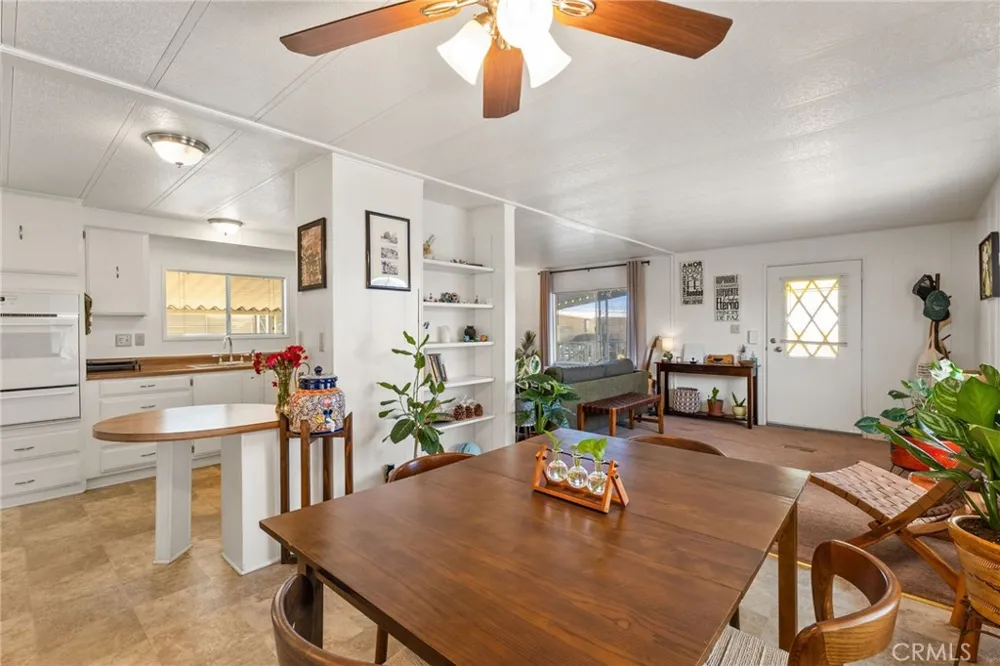 2205 W Acacia Avenue #125 Hemet, CA 92545