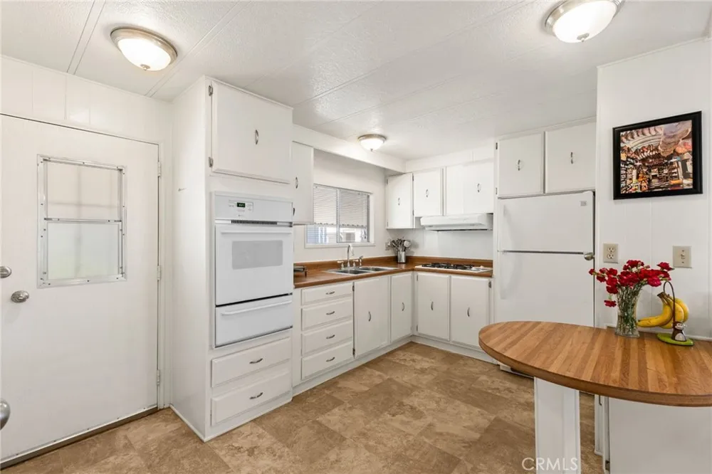 2205 W Acacia Avenue #125 Hemet, CA 92545