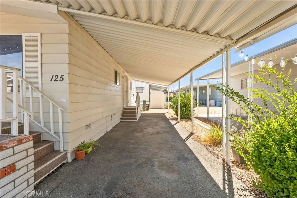 2205 W Acacia Avenue #125 Hemet, CA 92545