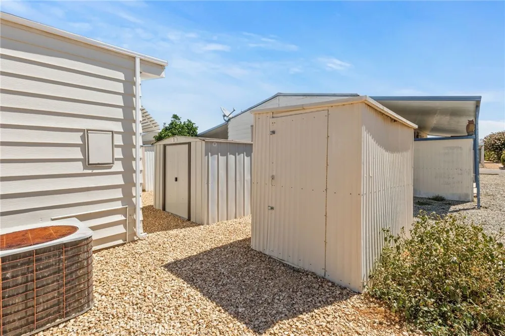 2205 W Acacia Avenue #125 Hemet, CA 92545