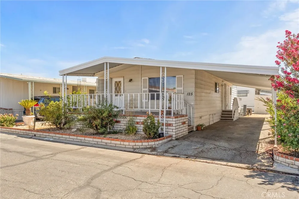 2205 W Acacia Avenue #125 Hemet, CA 92545