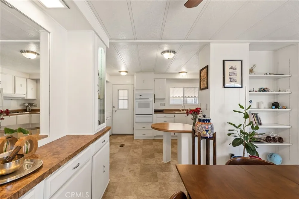 2205 W Acacia Avenue #125 Hemet, CA 92545