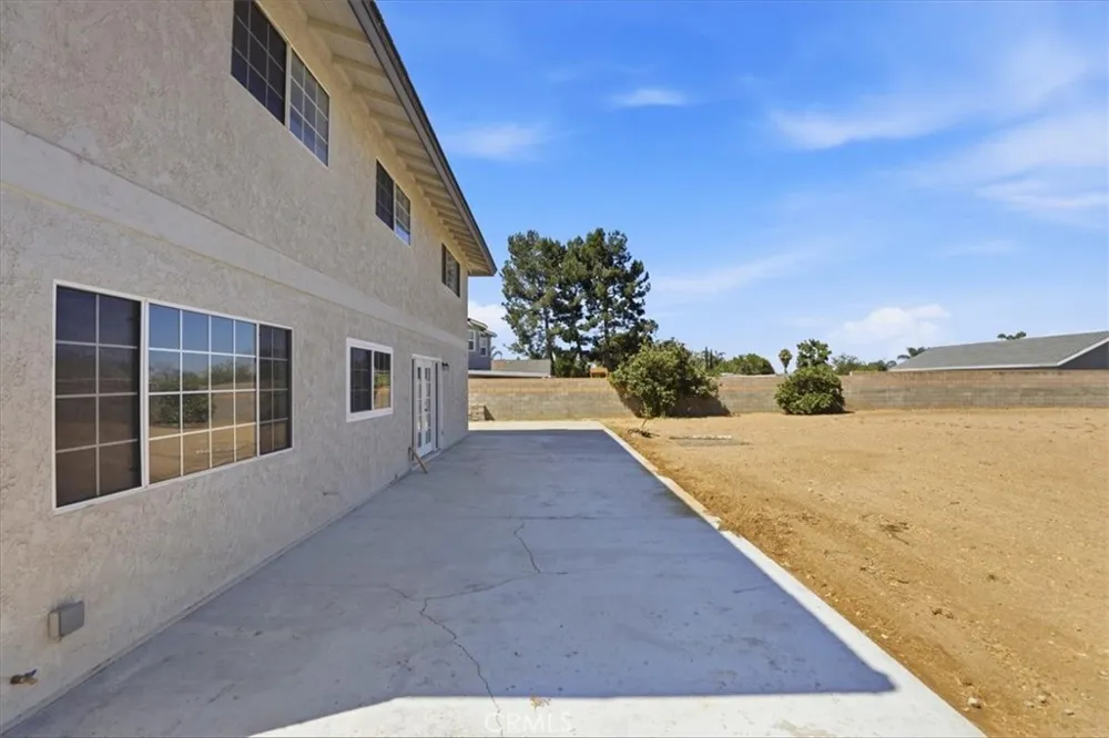 11529 Geyser Jurupa Valley, CA 91752