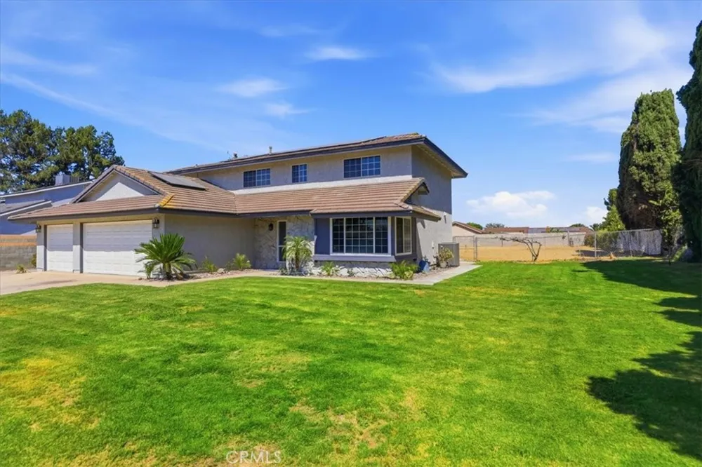 11529 Geyser Jurupa Valley, CA 91752