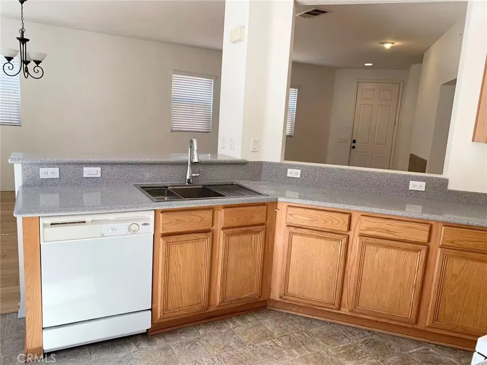5751 Autumnwood Jurupa Valley, CA 92509