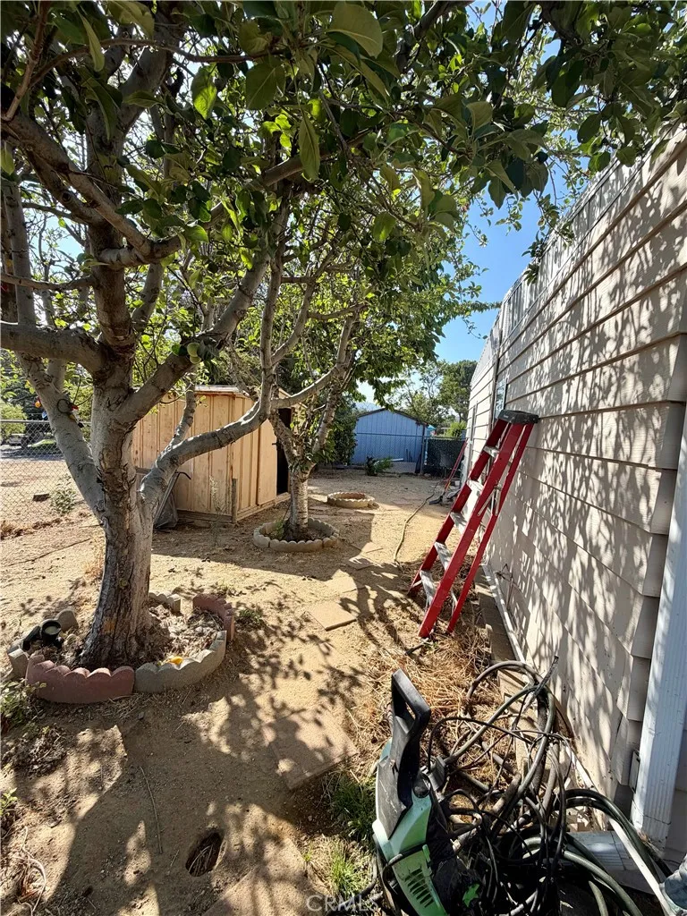 10415 Frontier Cherry Valley, CA 92223