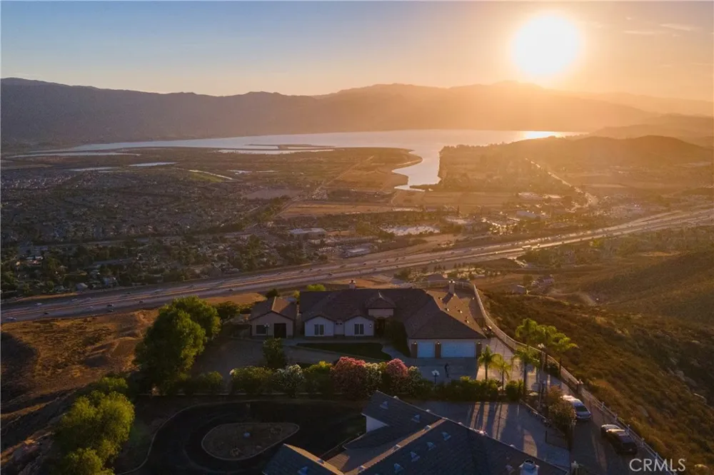 32330 Elsinore Heights Wildomar, CA 92595