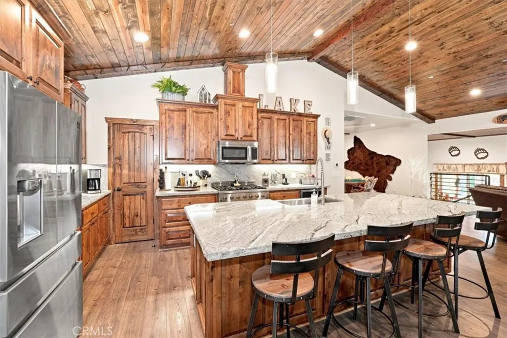 734 Tehama Big Bear Lake, CA 92315