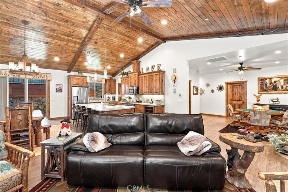 734 Tehama Big Bear Lake, CA 92315
