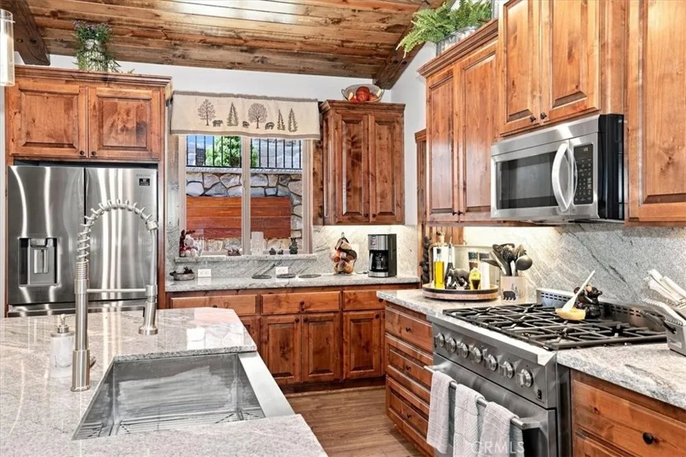 734 Tehama Big Bear Lake, CA 92315