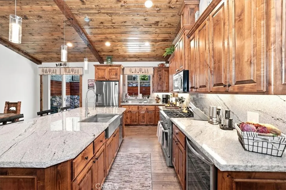 734 Tehama Big Bear Lake, CA 92315