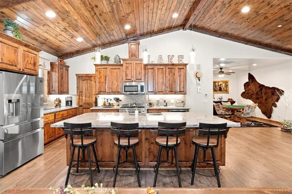 734 Tehama Big Bear Lake, CA 92315