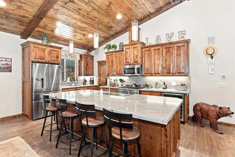 734 Tehama Big Bear Lake, CA 92315