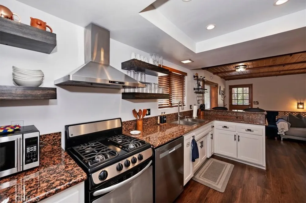 42798 Cougar Big Bear Lake, CA 92315
