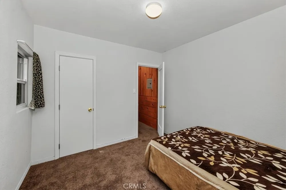 22421 Pine Cedarpines Park, CA 92322