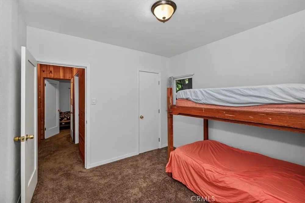 22421 Pine Cedarpines Park, CA 92322